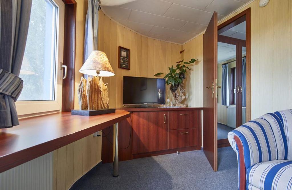 Hotelschiff Stinne Wustrow  Eksteriør billede